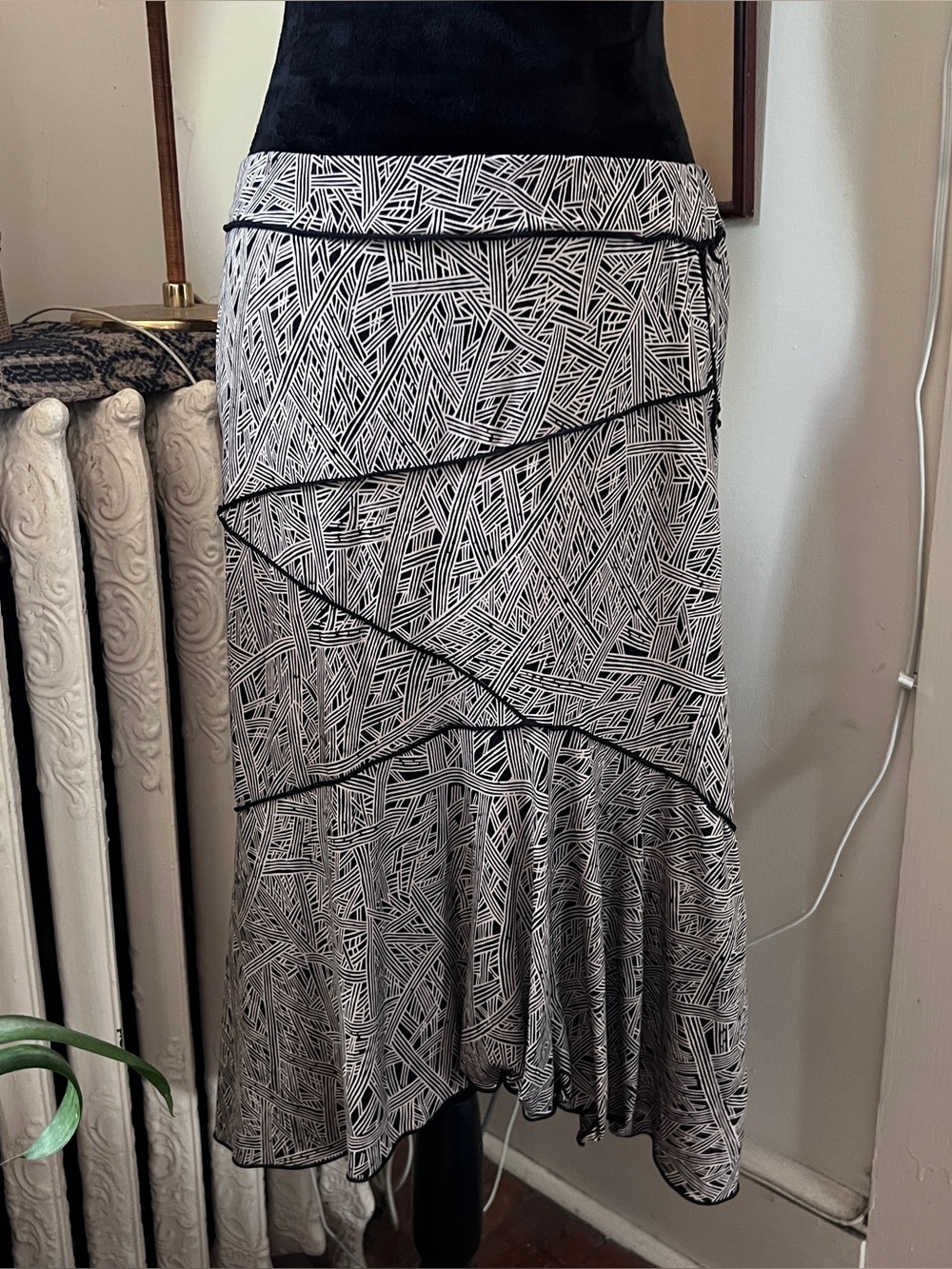 Max Studio Made In USA Asymmetrical Geometric Skirt Size Medium